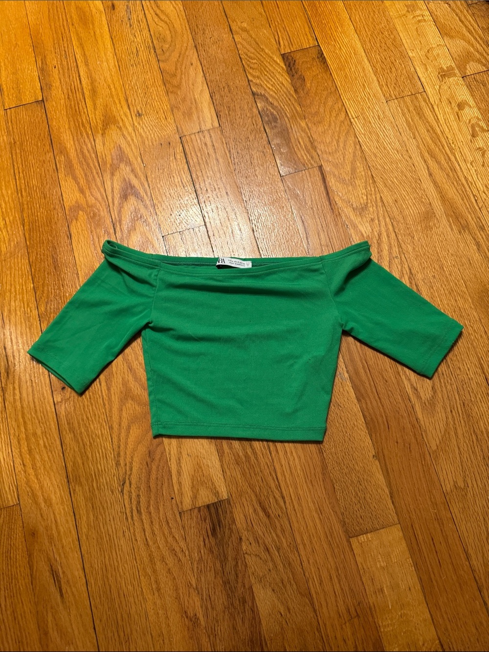 AKIRA Kelly Green Off-the-Shoulder Crop Top